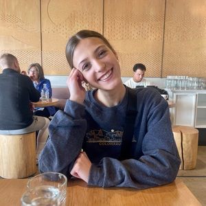 Meet your Posher, Julia